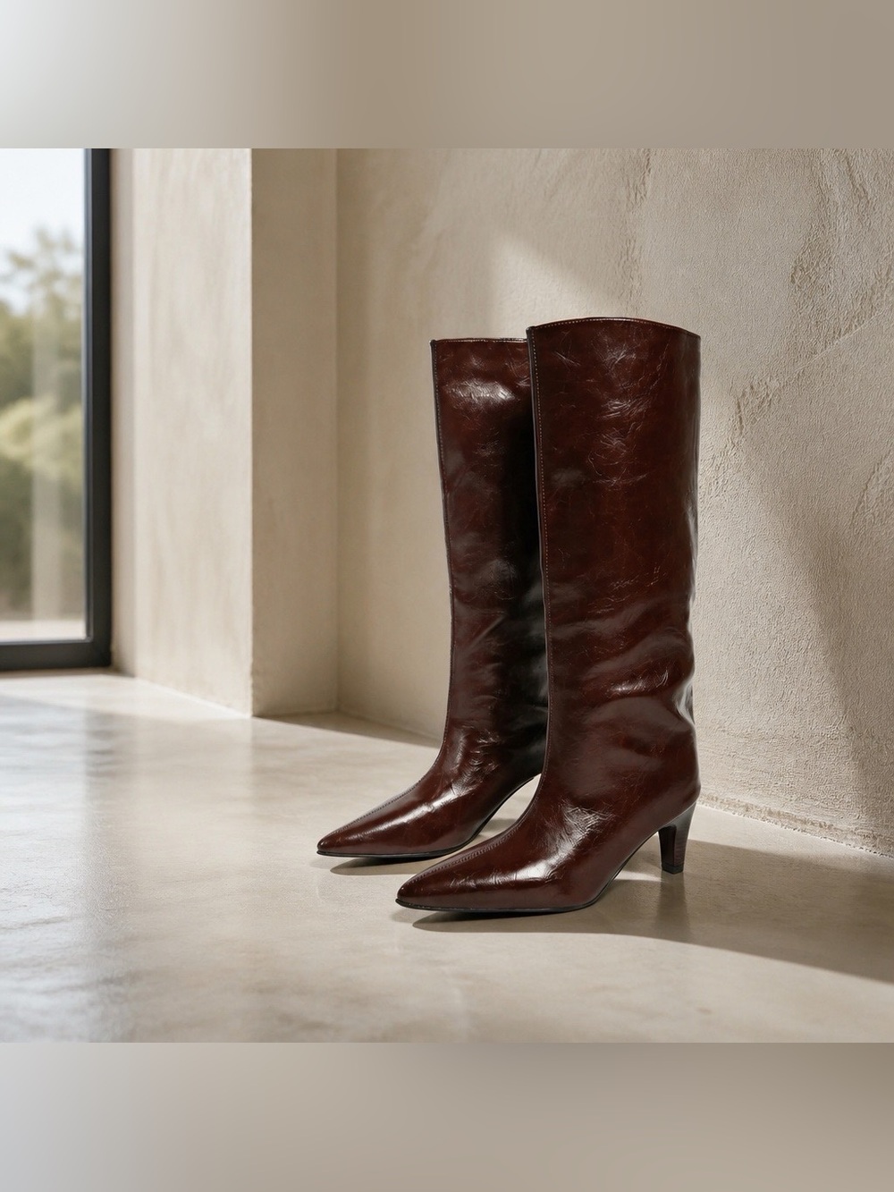 Women's NWOT Brown Faux-Leather Knee-High Pointed-Toe Boots w/Kitten Heel 9